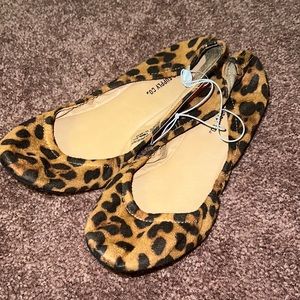 Mossimo size 7 leopard flats